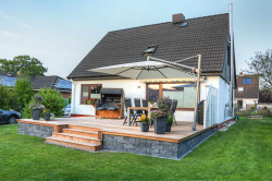 Création de terrasse avec carrelage travertin  