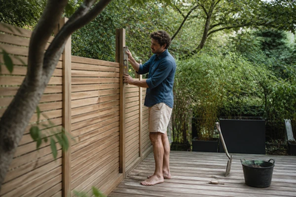 Installation clôture bois jardin Fontenay-Trésigny